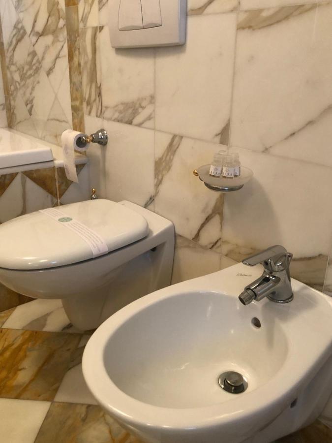 Suite Romantic Vista Lago Stresa Luaran gambar