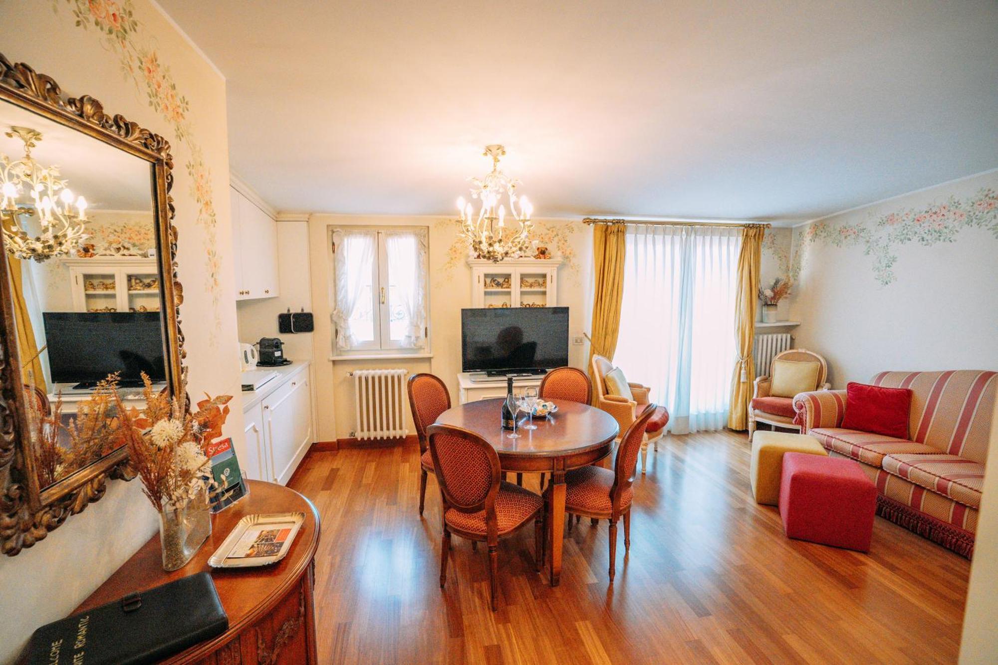 Suite Romantic Vista Lago Stresa Luaran gambar
