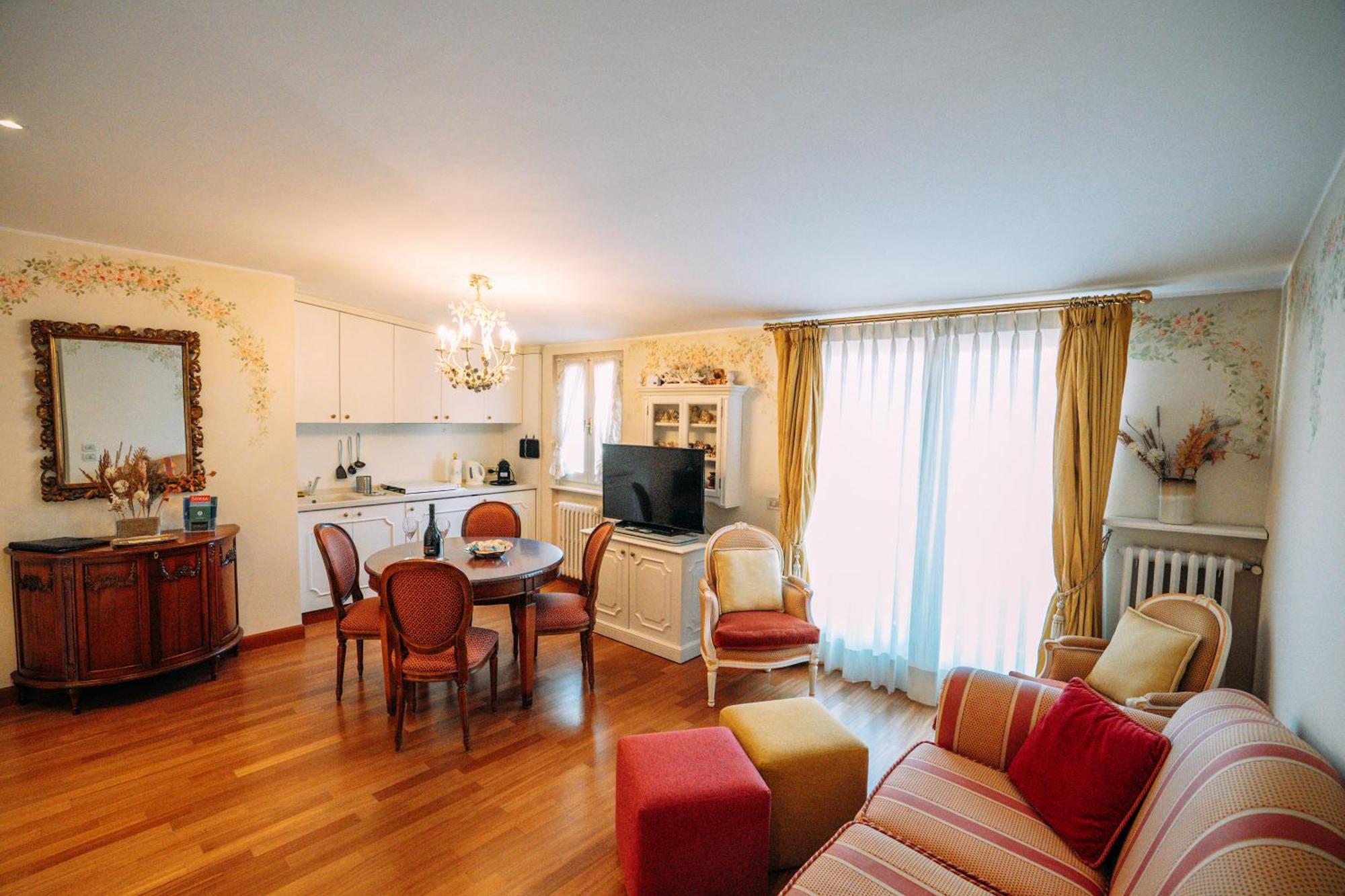 Suite Romantic Vista Lago Stresa Luaran gambar