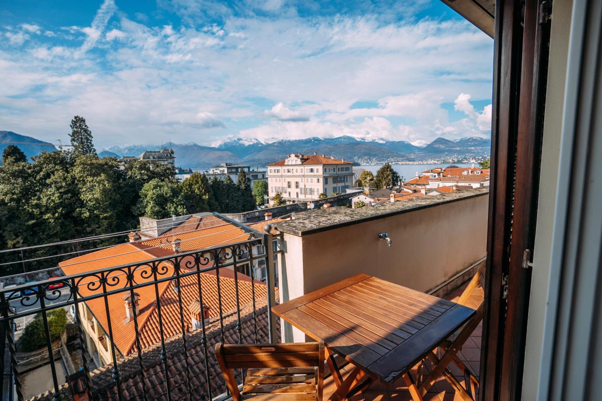Suite Romantic Vista Lago Stresa Luaran gambar