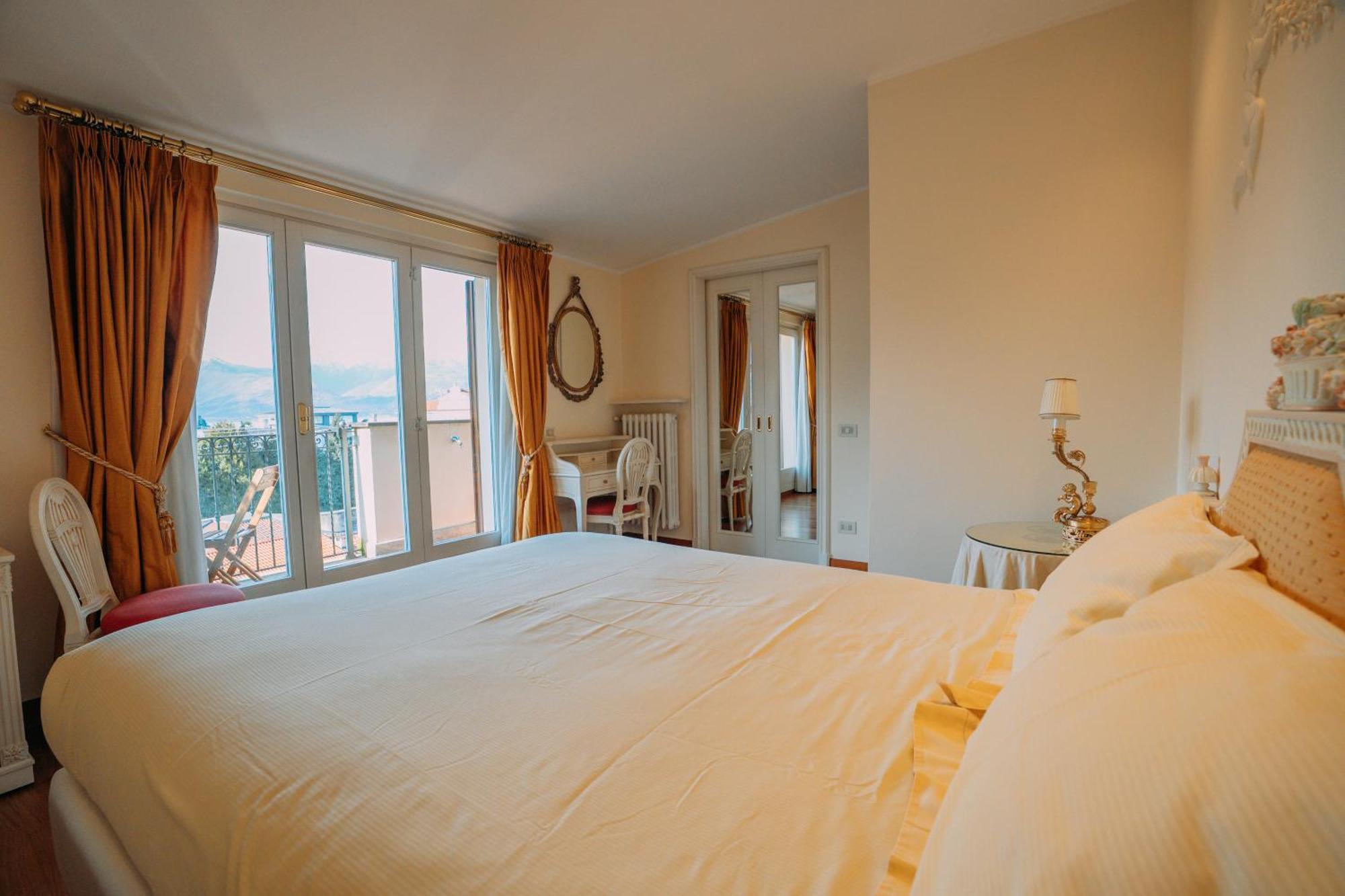 Suite Romantic Vista Lago Stresa Luaran gambar