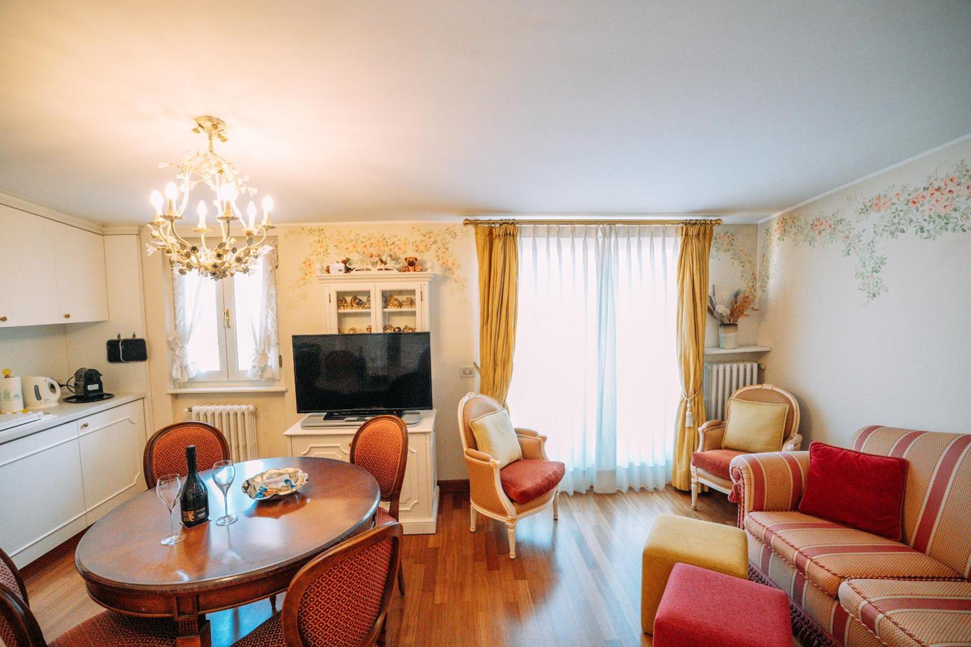 Suite Romantic Vista Lago Stresa Luaran gambar