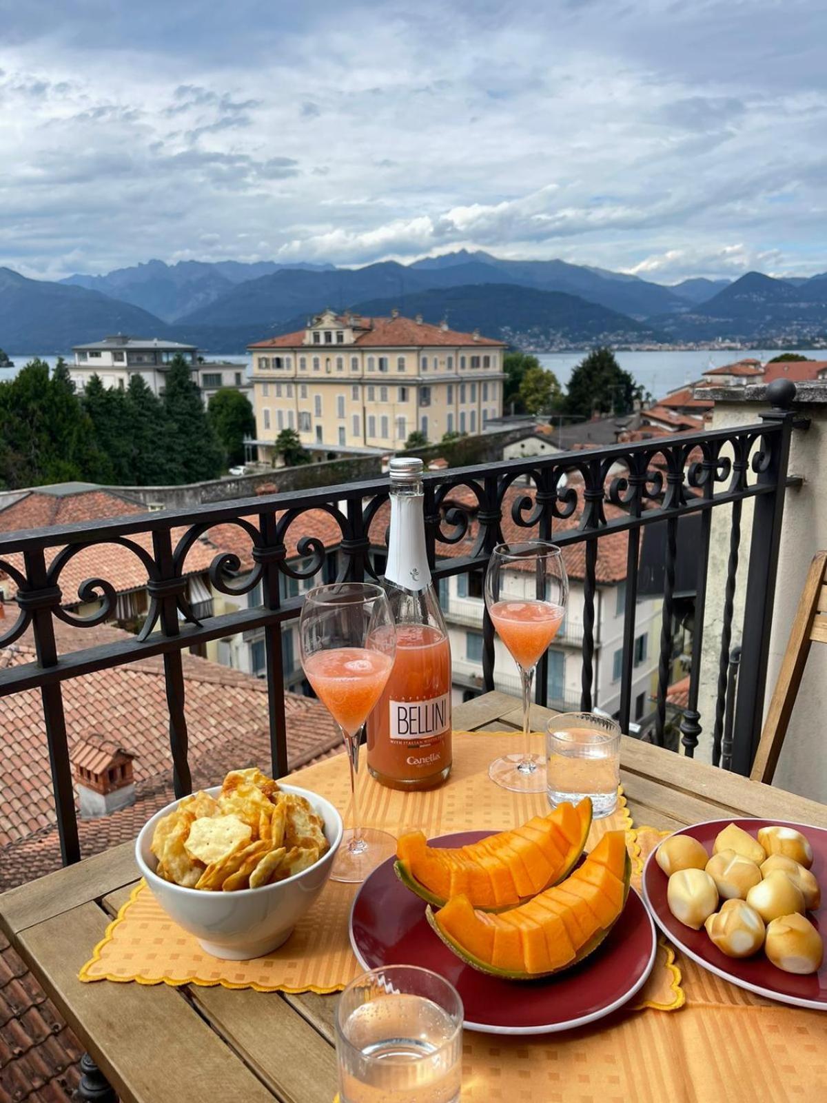 Suite Romantic Vista Lago Stresa Luaran gambar