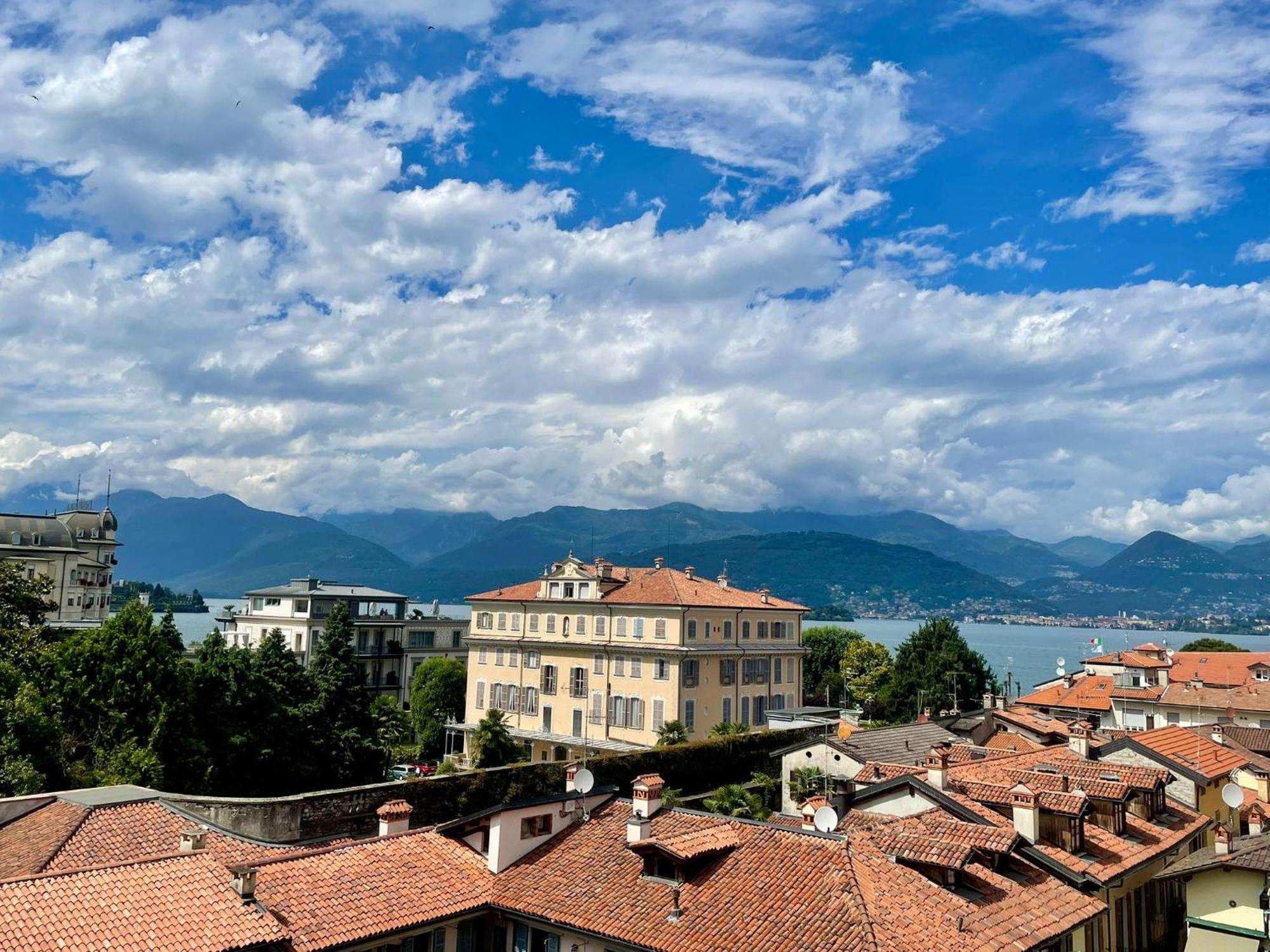 Suite Romantic Vista Lago Stresa Luaran gambar