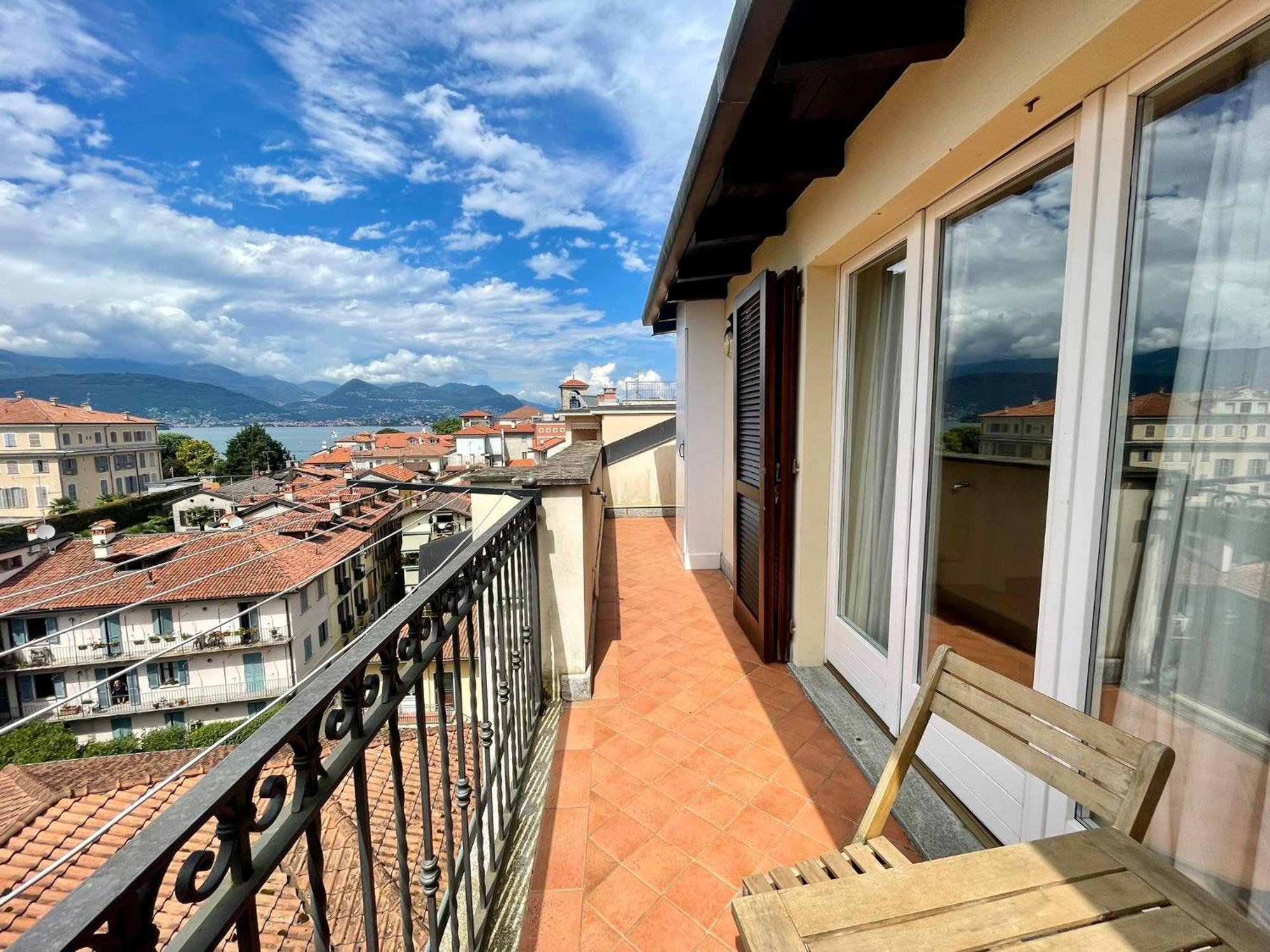 Suite Romantic Vista Lago Stresa Luaran gambar