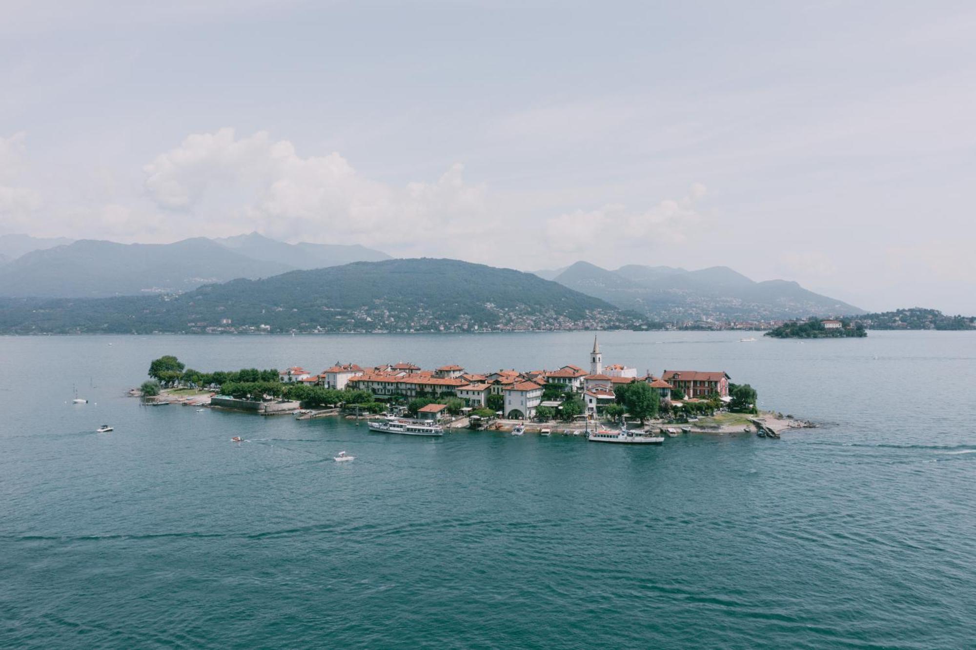 Suite Romantic Vista Lago Stresa Luaran gambar